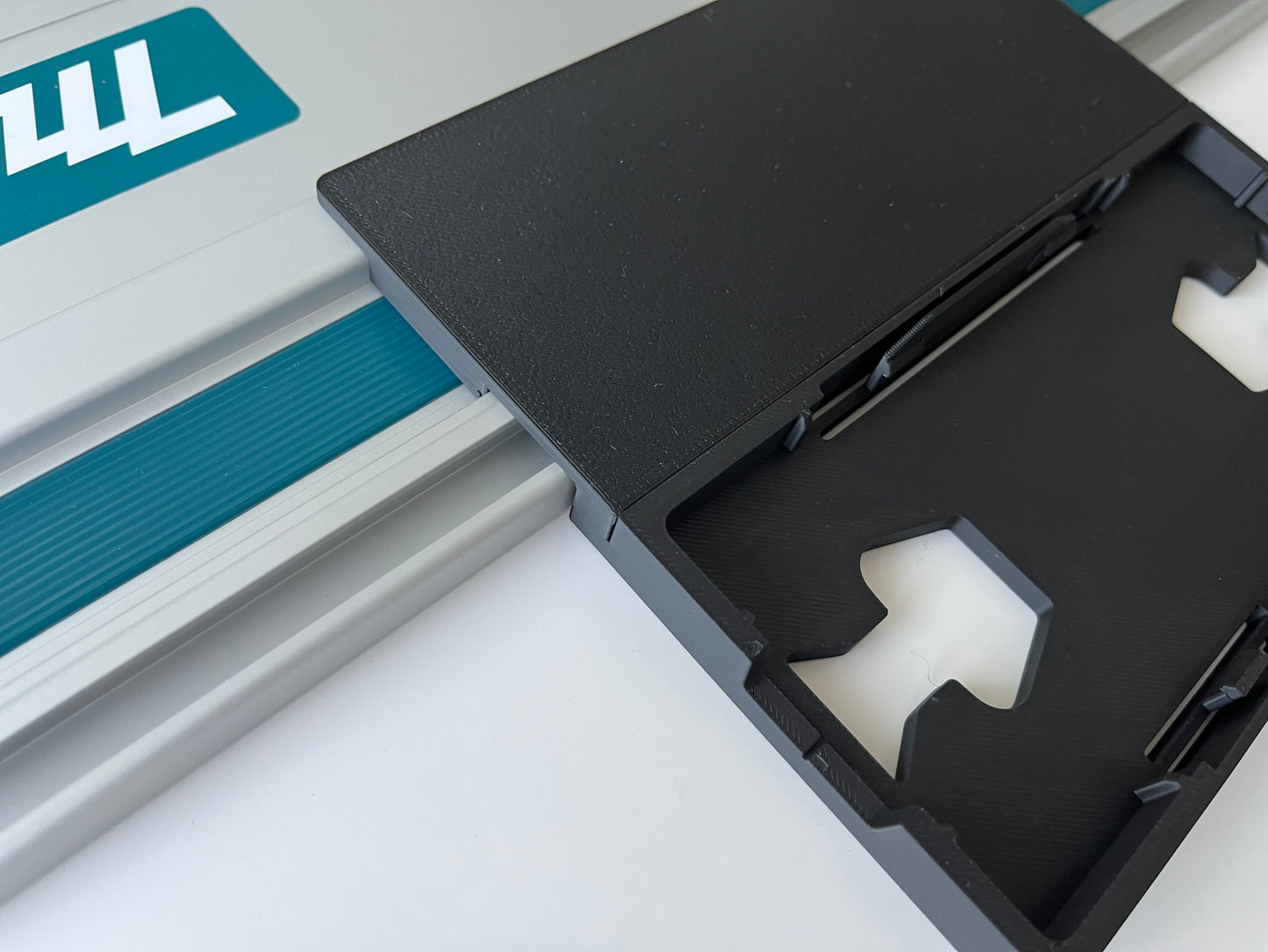 Adapter für Bosch PST/GST Stichsägen zur Bosch FSN oder Makita/Festool Führungsschiene – Präzises Schneiden leicht gemacht